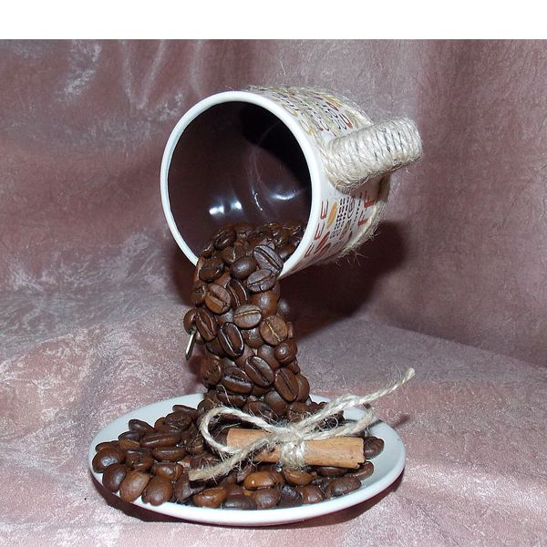 Поделка из кофе и чашки Поделка из кофе и чашки